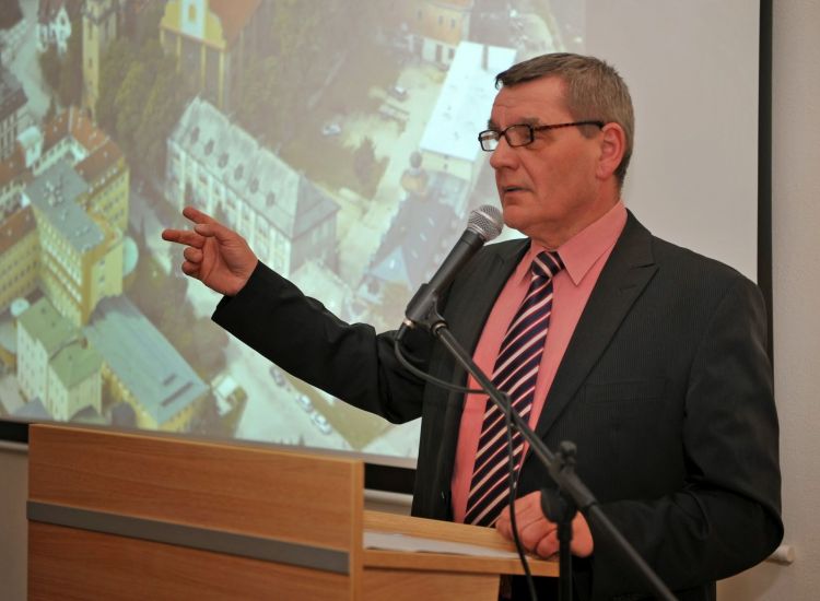 Trainings & conferences